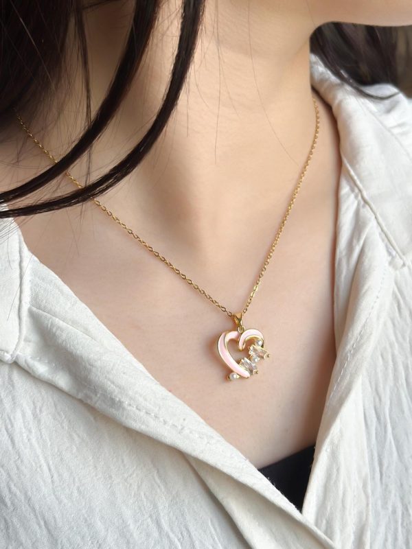 Collier en acier inoxydable avec pendentif cœur P012657
